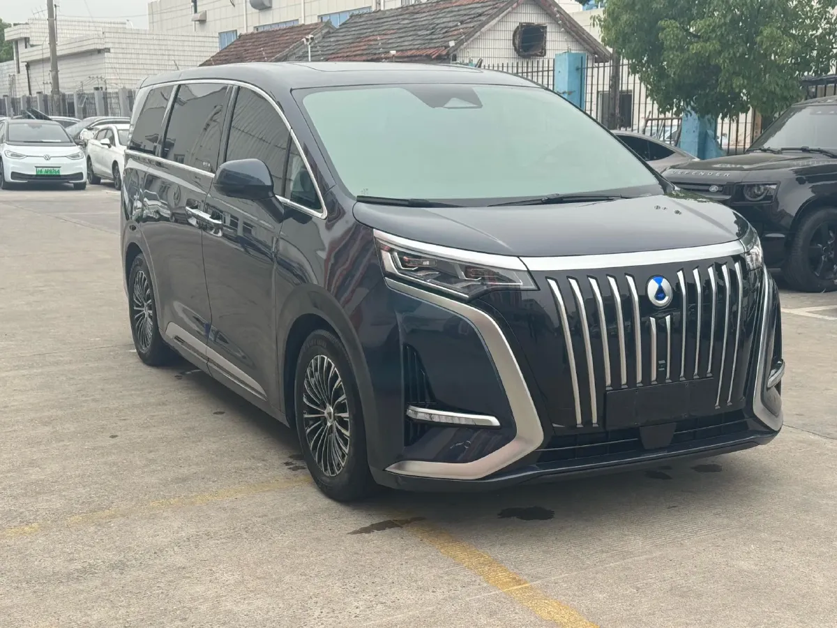 2022 Jaguar XFL 2.0T 250HP L4 8AT,autocango,china used car exporter,china ev exporter,chinese used car exporter,chinese used ev exporter