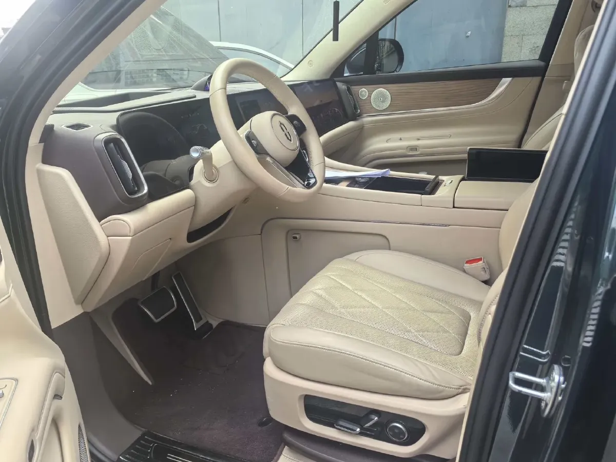 2024 AITO AITO M9 1.5T 152HP L4 REEV 42KWH,autocango,china used car exporter,china ev exporter,chinese used car exporter,chinese used ev exporter