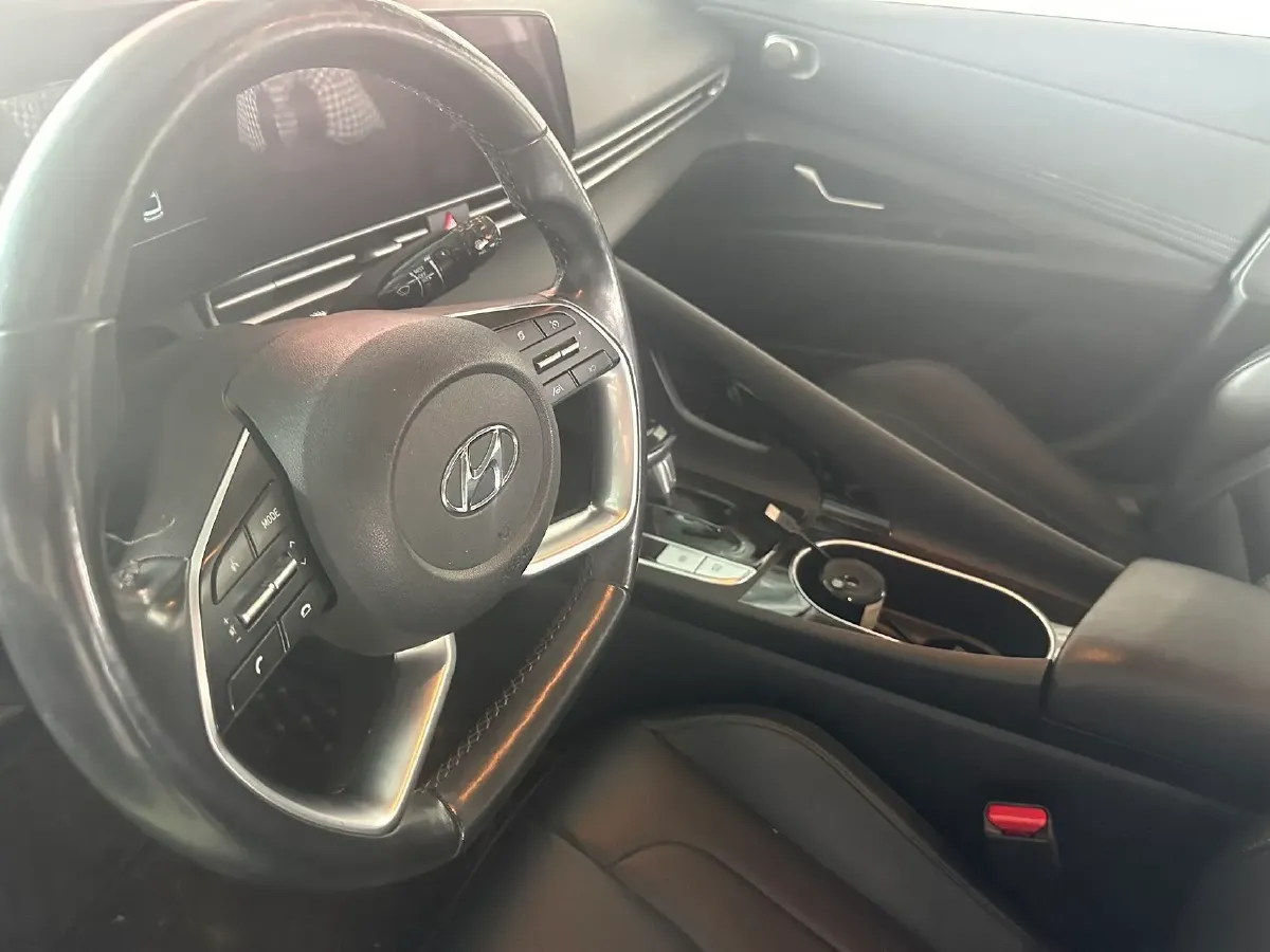 2021 Hyundai Elantra 1.5L 115HP L4 CVT,autocango,china used car exporter,china ev exporter,chinese used car exporter,chinese used ev exporter