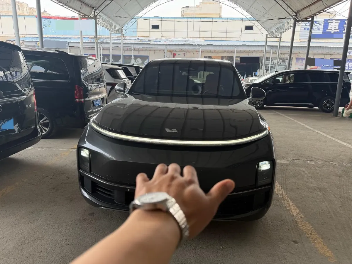 2023 Li L7 Range Extended 154HP REEV 40.9KWH,autocango,china used car exporter,china ev exporter,chinese used car exporter,chinese used ev exporter
