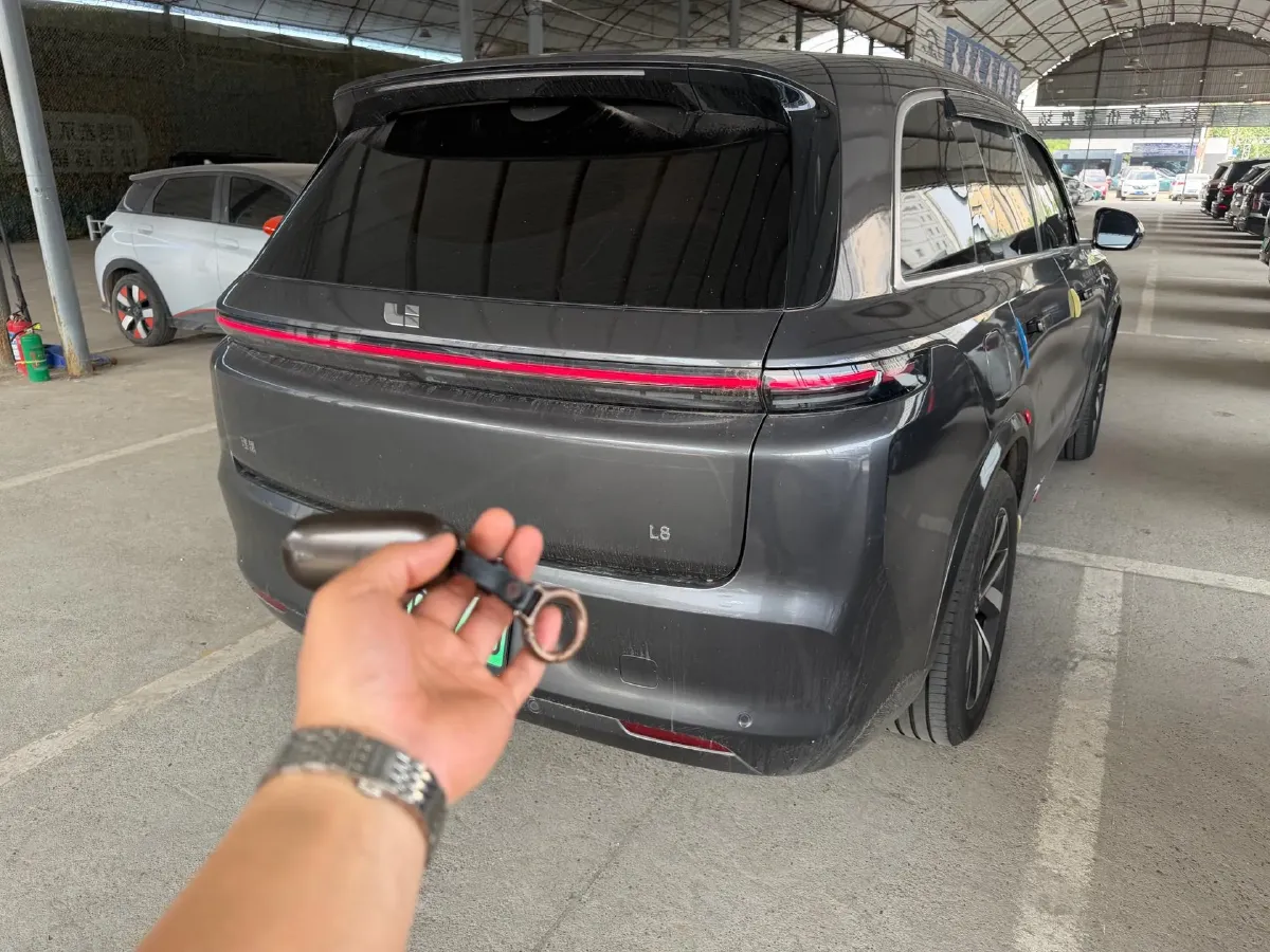 2023 Li L7 Range Extended 154HP REEV 40.9KWH,autocango,china used car exporter,china ev exporter,chinese used car exporter,chinese used ev exporter