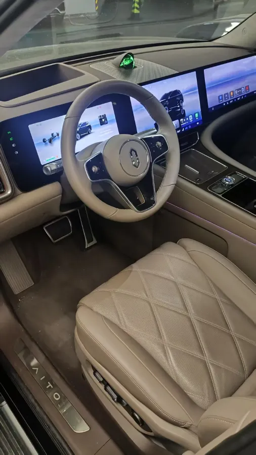 2025 AITO AITO M9 REEV 160HP REEV 52KWH,autocango,china used car exporter,china ev exporter,chinese used car exporter,chinese used ev exporter