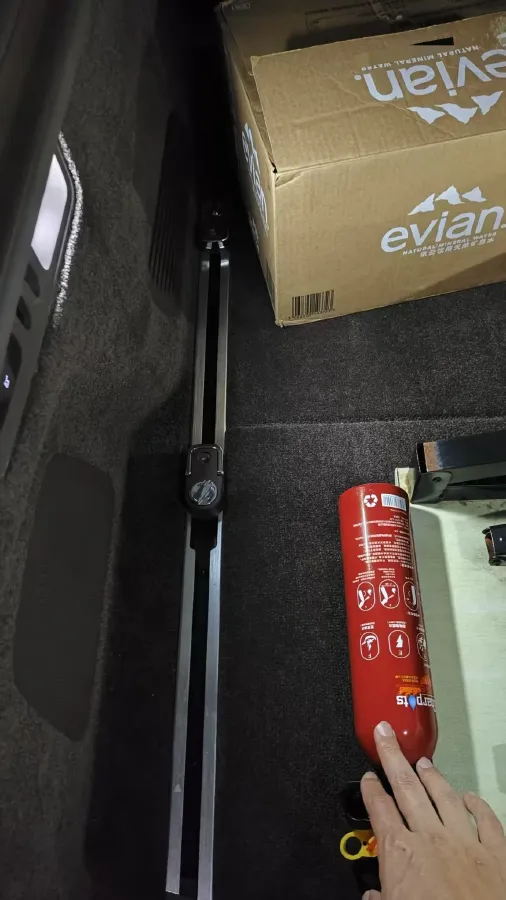 2025 AITO AITO M9 REEV 160HP REEV 52KWH,autocango,china used car exporter,china ev exporter,chinese used car exporter,chinese used ev exporter
