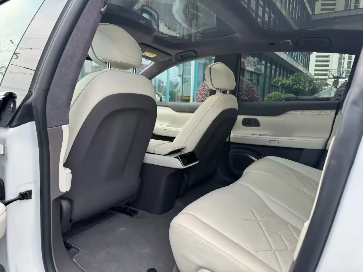 2021 Volkswagen ID.6 Crozz BEV 84.8KWH,autocango,china used car exporter,china ev exporter,chinese used car exporter,chinese used ev exporter