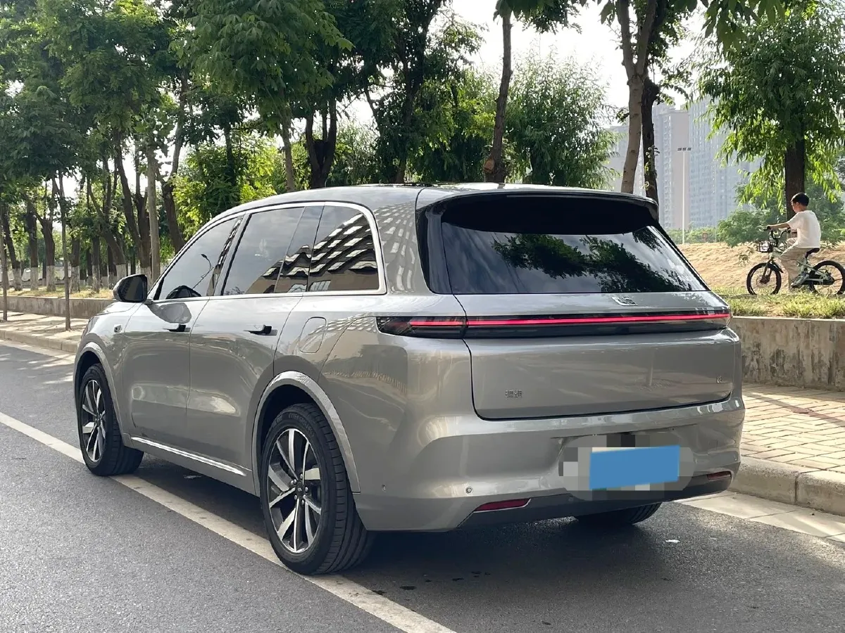2023 Li L8 Range Extended 154HP REEV 40.9KWH,autocango,china used car exporter,china ev exporter,chinese used car exporter,chinese used ev exporter