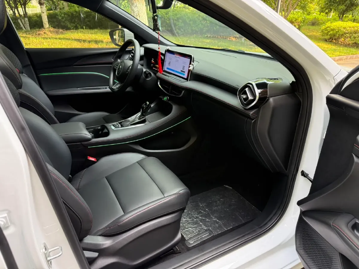 2025 MG 5 1.5L 129HP L4 CVT,autocango,china used car exporter,china ev exporter,chinese used car exporter,chinese used ev exporter