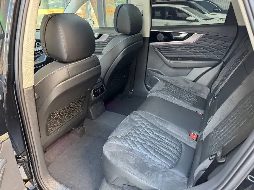 2022 HongQi HS5 2.0T 224HP L4 6AT,autocango,china used car exporter,china ev exporter,chinese used car exporter,chinese used ev exporter