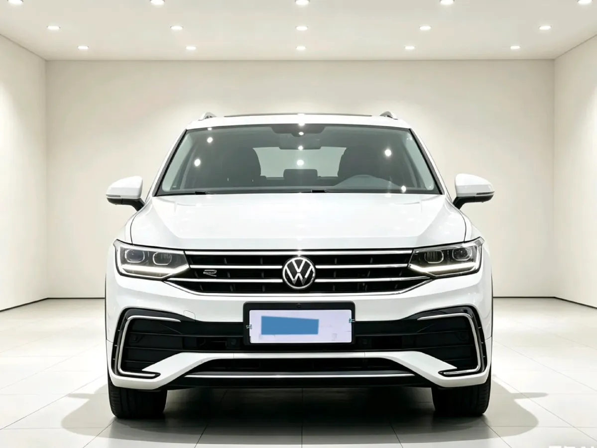 2024 Volkswagen Tiguan L 2.0T 186HP L4 7DCT,autocango,china used car exporter,china ev exporter,chinese used car exporter,chinese used ev exporter