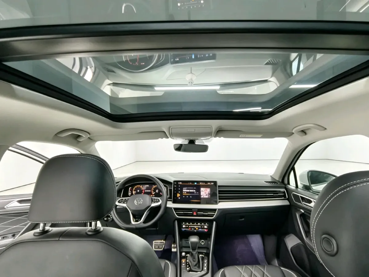 2024 Volkswagen Tiguan L 2.0T 186HP L4 7DCT,autocango,china used car exporter,china ev exporter,chinese used car exporter,chinese used ev exporter