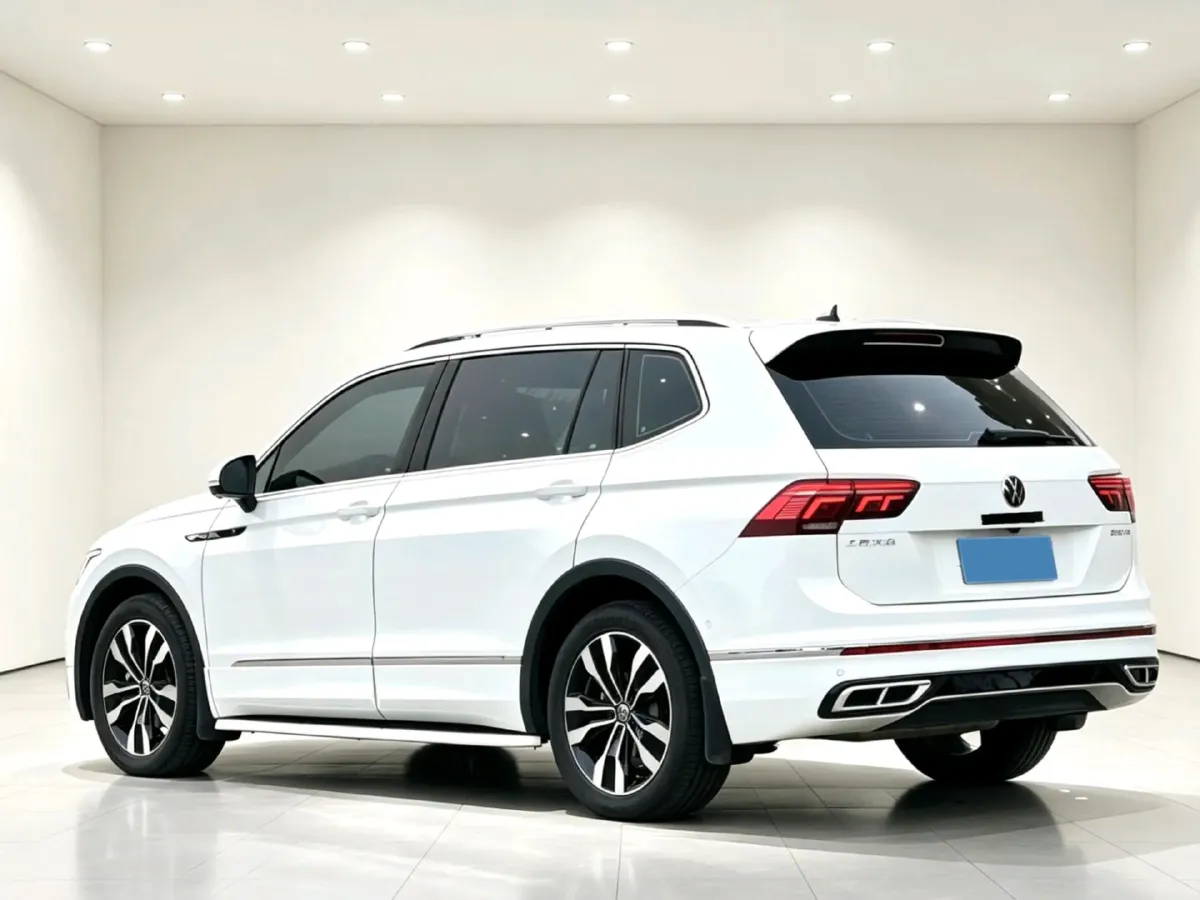 2024 Volkswagen Tiguan L 2.0T 186HP L4 7DCT,autocango,china used car exporter,china ev exporter,chinese used car exporter,chinese used ev exporter