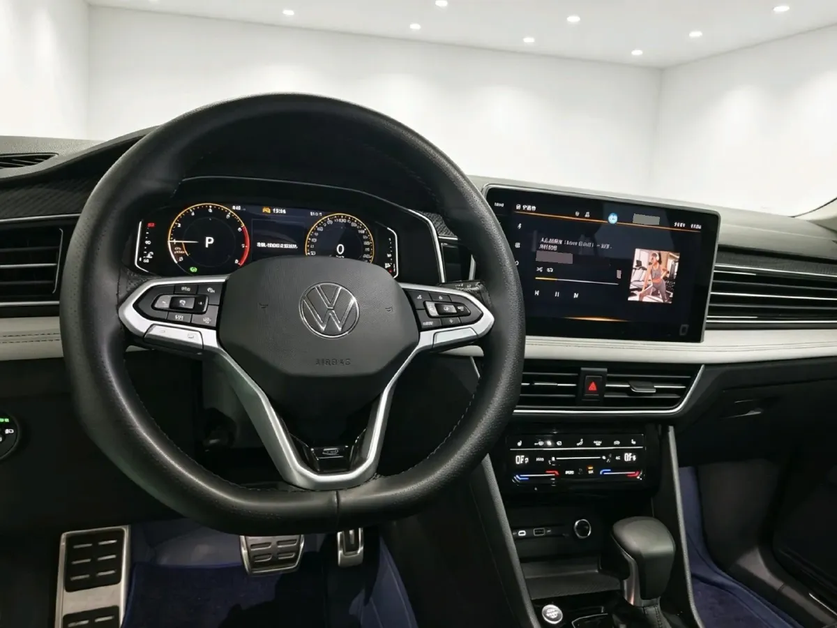 2024 Volkswagen Tiguan L 2.0T 186HP L4 7DCT,autocango,china used car exporter,china ev exporter,chinese used car exporter,chinese used ev exporter