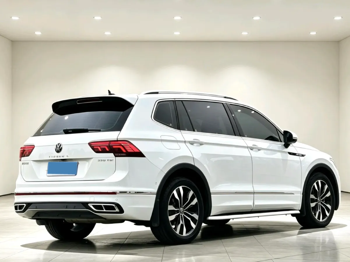 2024 Volkswagen Tiguan L 2.0T 186HP L4 7DCT,autocango,china used car exporter,china ev exporter,chinese used car exporter,chinese used ev exporter