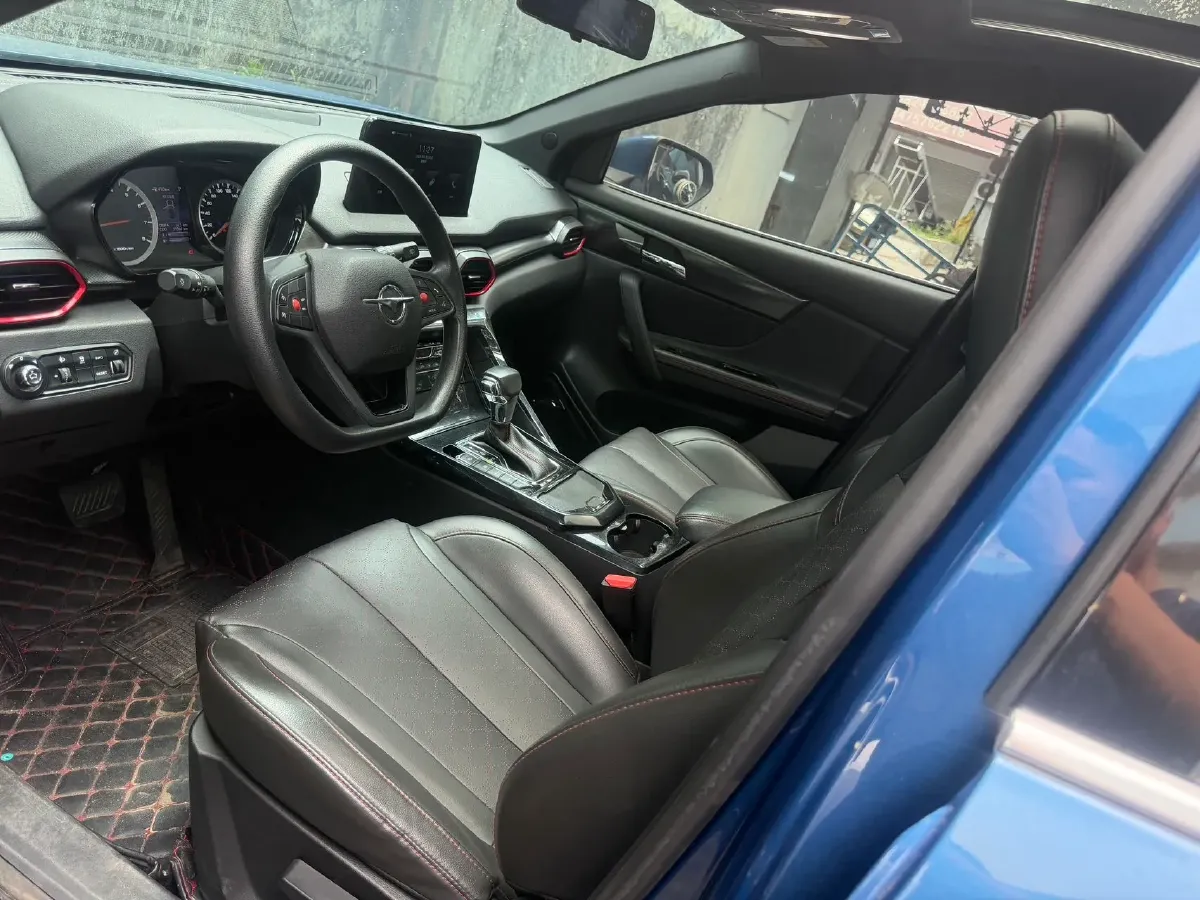 2019 HaiMa 8S 1.6T 195HP L4 6AT,autocango,china used car exporter,china ev exporter,chinese used car exporter,chinese used ev exporter
