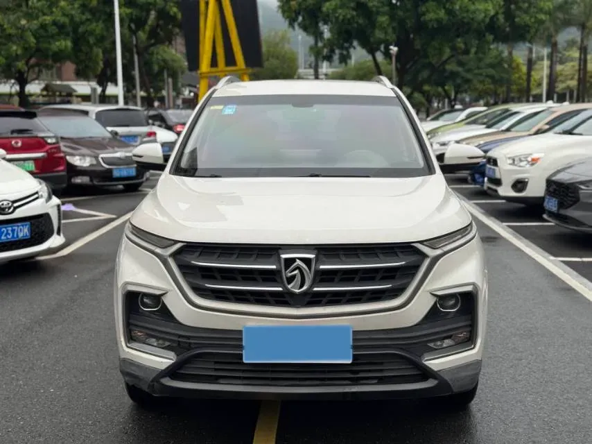 2018 BaoJun 530 1.5T 150HP L4 6MT,autocango,china used car exporter,china ev exporter,chinese used car exporter,chinese used ev exporter