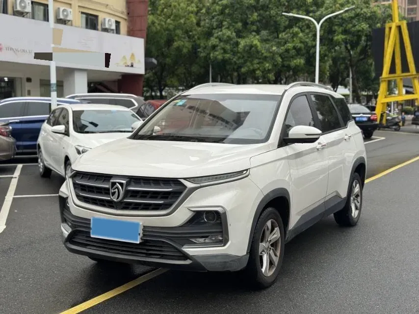 2018 BaoJun 530 1.5T 150HP L4 6MT,autocango,china used car exporter,china ev exporter,chinese used car exporter,chinese used ev exporter