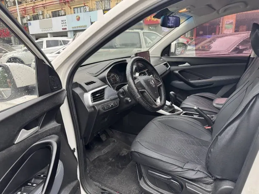 2018 BaoJun 530 1.5T 150HP L4 6MT,autocango,china used car exporter,china ev exporter,chinese used car exporter,chinese used ev exporter
