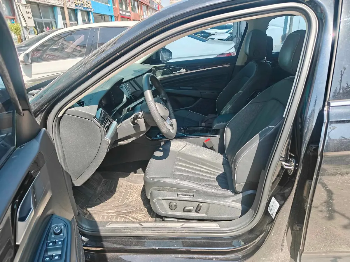 2024 Volkswagen Passat 2.0T 220HP L4 7DCT,autocango,china used car exporter,china ev exporter,chinese used car exporter,chinese used ev exporter