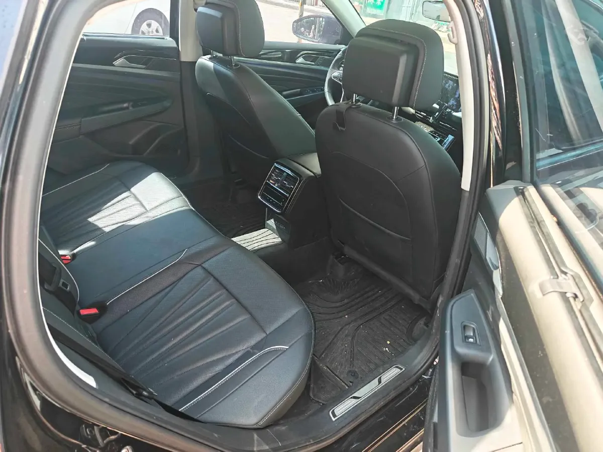 2024 Volkswagen Passat 2.0T 220HP L4 7DCT,autocango,china used car exporter,china ev exporter,chinese used car exporter,chinese used ev exporter