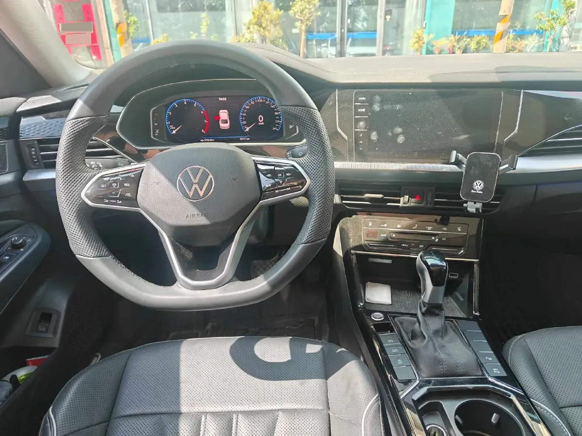 2024 Volkswagen Passat 2.0T 220HP L4 7DCT,autocango,china used car exporter,china ev exporter,chinese used car exporter,chinese used ev exporter
