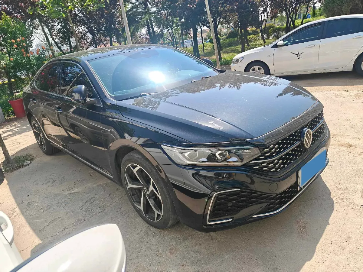2024 Volkswagen Passat 2.0T 220HP L4 7DCT,autocango,china used car exporter,china ev exporter,chinese used car exporter,chinese used ev exporter