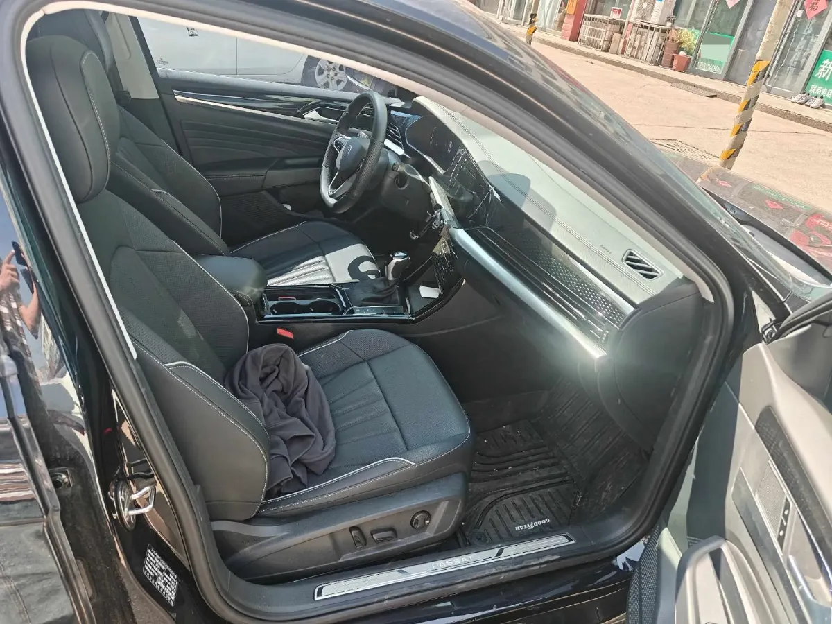 2024 Volkswagen Passat 2.0T 220HP L4 7DCT,autocango,china used car exporter,china ev exporter,chinese used car exporter,chinese used ev exporter