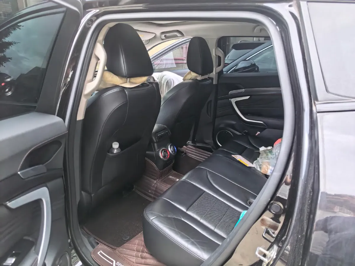 2017 WEY VV7 2.0T 234HP L4 7DCT,autocango,china used car exporter,china ev exporter,chinese used car exporter,chinese used ev exporter