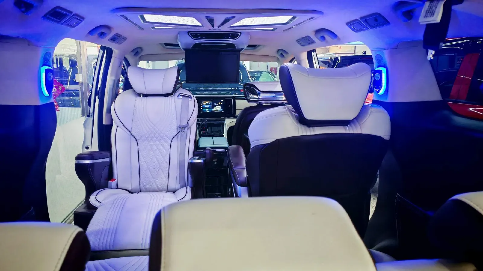 2021 GAC Trumpchi M8 2.0T 252HP L4 8AT,autocango,china used car exporter,china ev exporter,chinese used car exporter,chinese used ev exporter