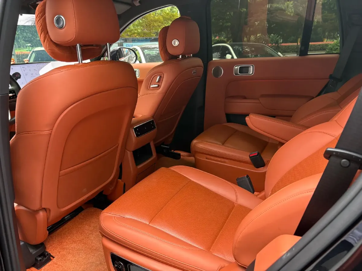 2024 Volvo S60 2.0T 197HP L4 7DCT,autocango,china used car exporter,china ev exporter,chinese used car exporter,chinese used ev exporter