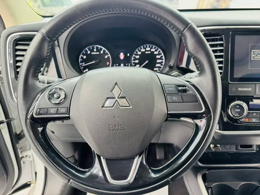 2021 Mitsubishi Outlander 2.0L 166HP L4 CVT,autocango,china used car exporter,china ev exporter,chinese used car exporter,chinese used ev exporter