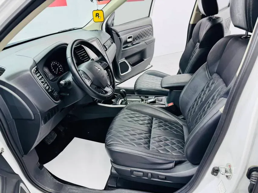 2021 Mitsubishi Outlander 2.0L 166HP L4 CVT,autocango,china used car exporter,china ev exporter,chinese used car exporter,chinese used ev exporter
