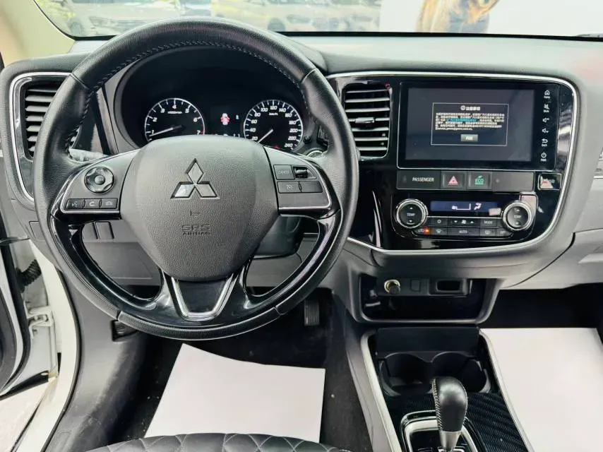 2021 Mitsubishi Outlander 2.0L 166HP L4 CVT,autocango,china used car exporter,china ev exporter,chinese used car exporter,chinese used ev exporter