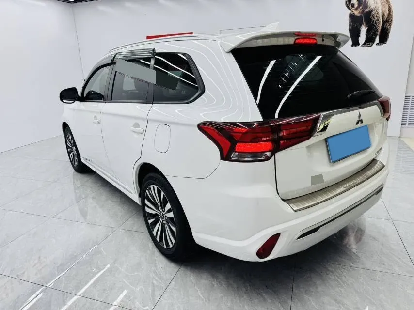 2021 Mitsubishi Outlander 2.0L 166HP L4 CVT,autocango,china used car exporter,china ev exporter,chinese used car exporter,chinese used ev exporter