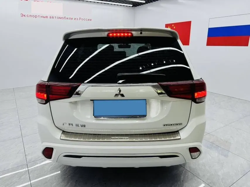 2021 Mitsubishi Outlander 2.0L 166HP L4 CVT,autocango,china used car exporter,china ev exporter,chinese used car exporter,chinese used ev exporter