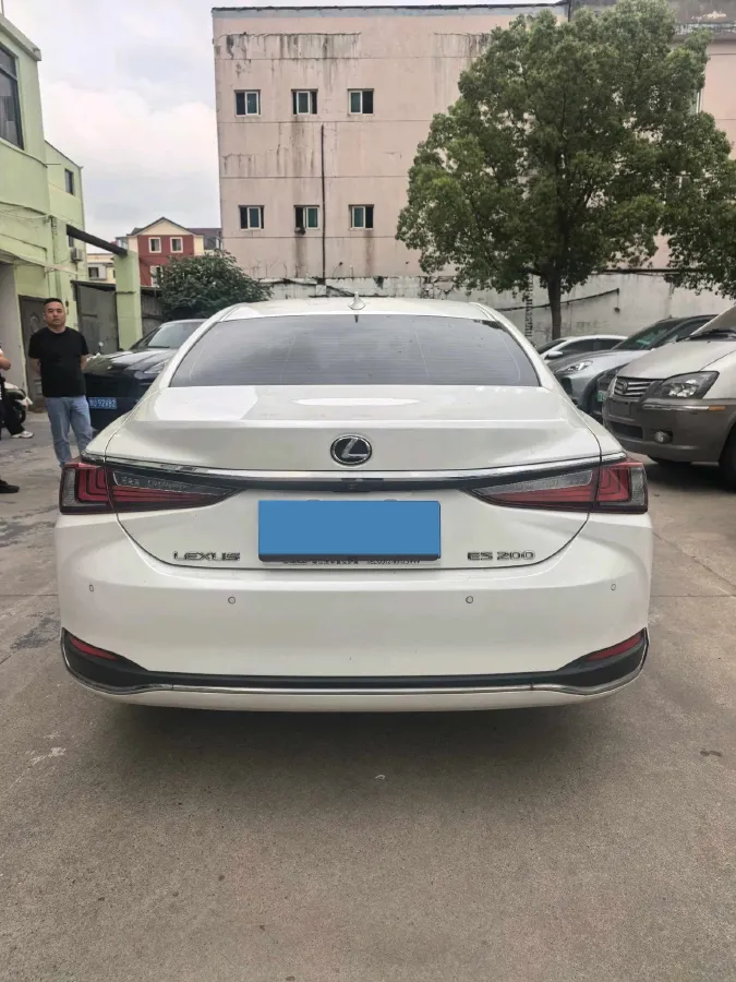2020 Lexus ES 2.0L 173HP L4 CVT,autocango,china used car exporter,china ev exporter,chinese used car exporter,chinese used ev exporter