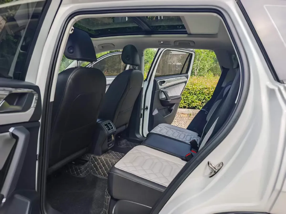 2023 Volkswagen Tayron 2.0T 220HP L4 7DCT,autocango,china used car exporter,china ev exporter,chinese used car exporter,chinese used ev exporter