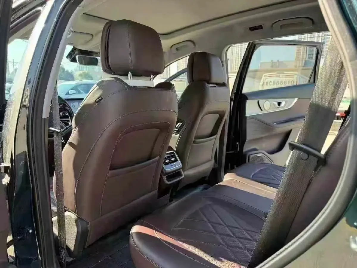 2024 Chery Tiggo 8 PRO 2.0T 254HP L4 7DCT,autocango,china used car exporter,china ev exporter,chinese used car exporter,chinese used ev exporter