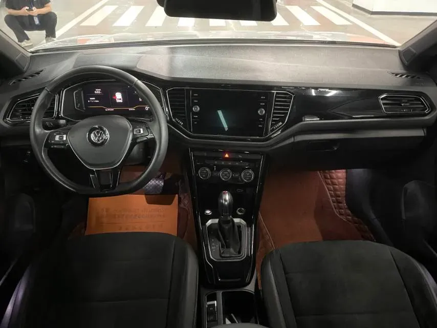 2019 Volkswagen T-Roc 1.4T 150HP L4 7DCT,autocango,china used car exporter,china ev exporter,chinese used car exporter,chinese used ev exporter