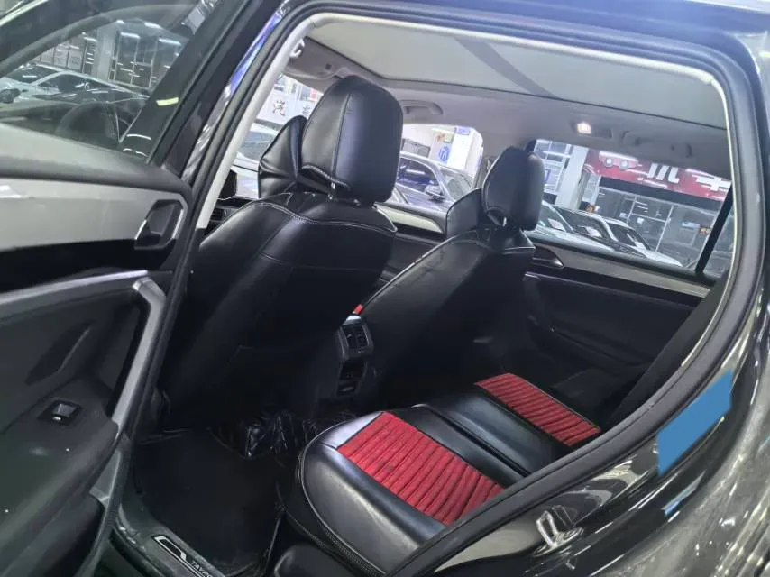 2021 Volkswagen Tayron 2.0T 186HP L4 7DCT,autocango,china used car exporter,china ev exporter,chinese used car exporter,chinese used ev exporter