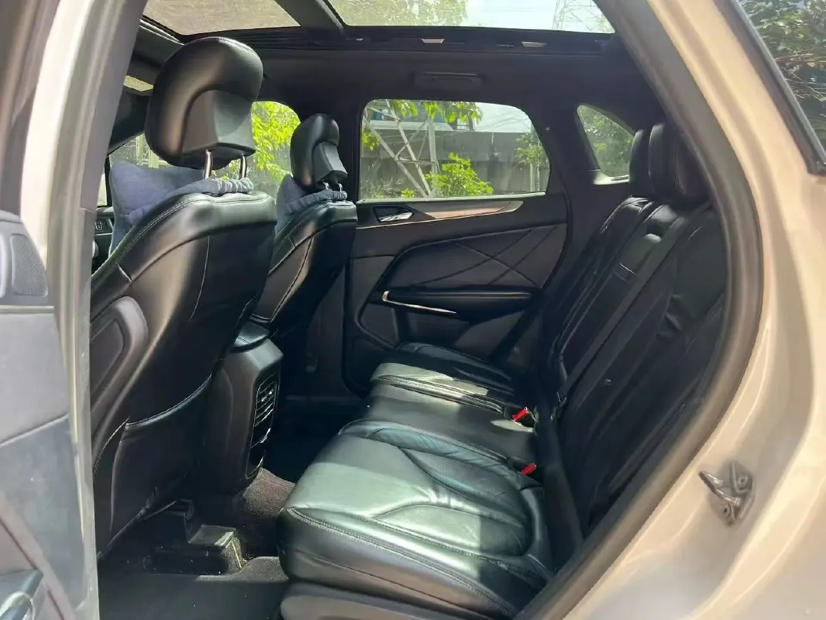 2017 Lincoln MKC 2.0T 203HP L4 6AT,autocango,china used car exporter,china ev exporter,chinese used car exporter,chinese used ev exporter