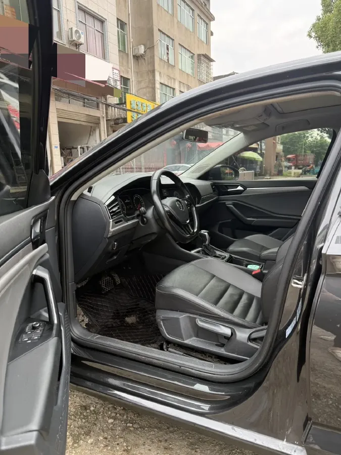 2019 Jeep Renegade 1.3T 173HP L4 7DCT,autocango,china used car exporter,china ev exporter,chinese used car exporter,chinese used ev exporter