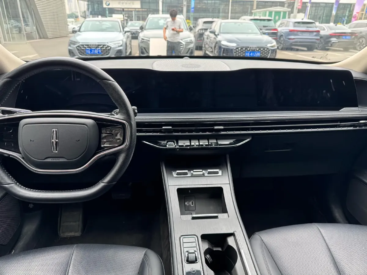 2024 Lincoln Corsair 2.0T 261HP L4 8AT,autocango,china used car exporter,china ev exporter,chinese used car exporter,chinese used ev exporter