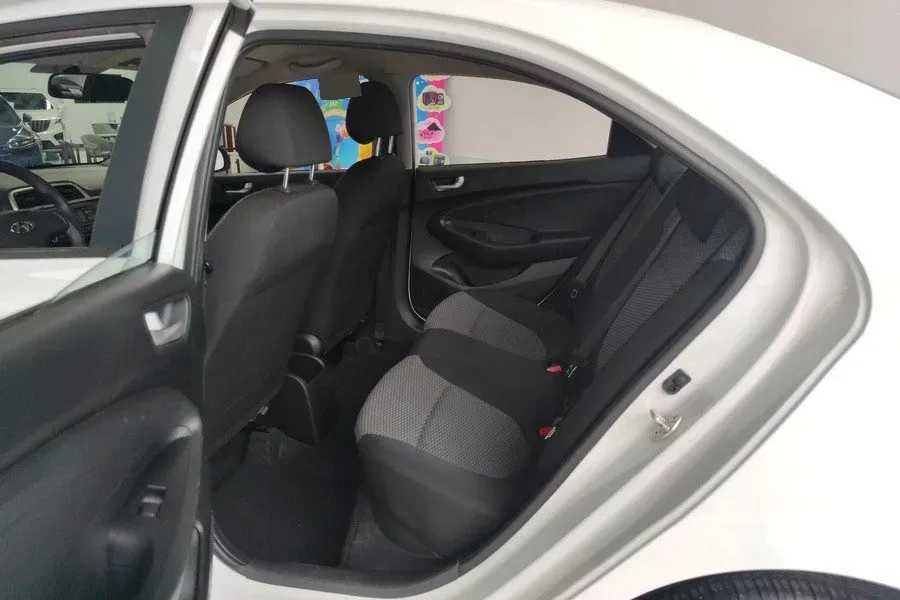 2017 Hyundai Reina 1.4L 95HP L4 5MT,autocango,china used car exporter,china ev exporter,chinese used car exporter,chinese used ev exporter