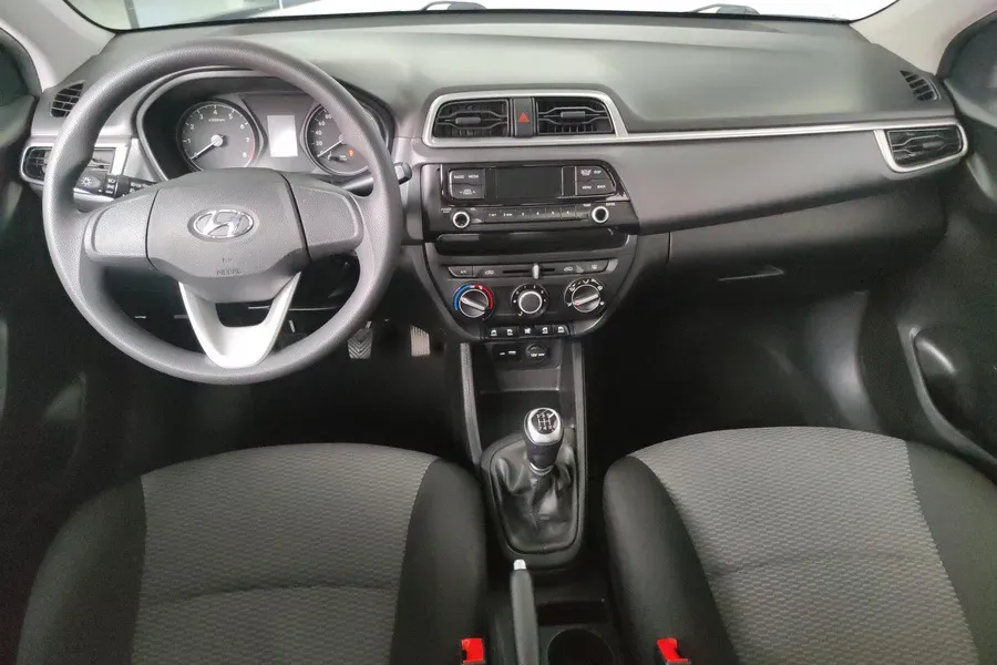 2017 Hyundai Reina 1.4L 95HP L4 5MT,autocango,china used car exporter,china ev exporter,chinese used car exporter,chinese used ev exporter