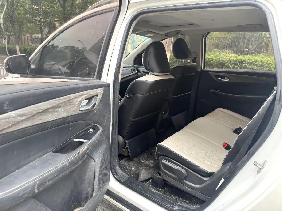 2019 BaoJun 730 1.5T 147HP L4 CVT,autocango,china used car exporter,china ev exporter,chinese used car exporter,chinese used ev exporter