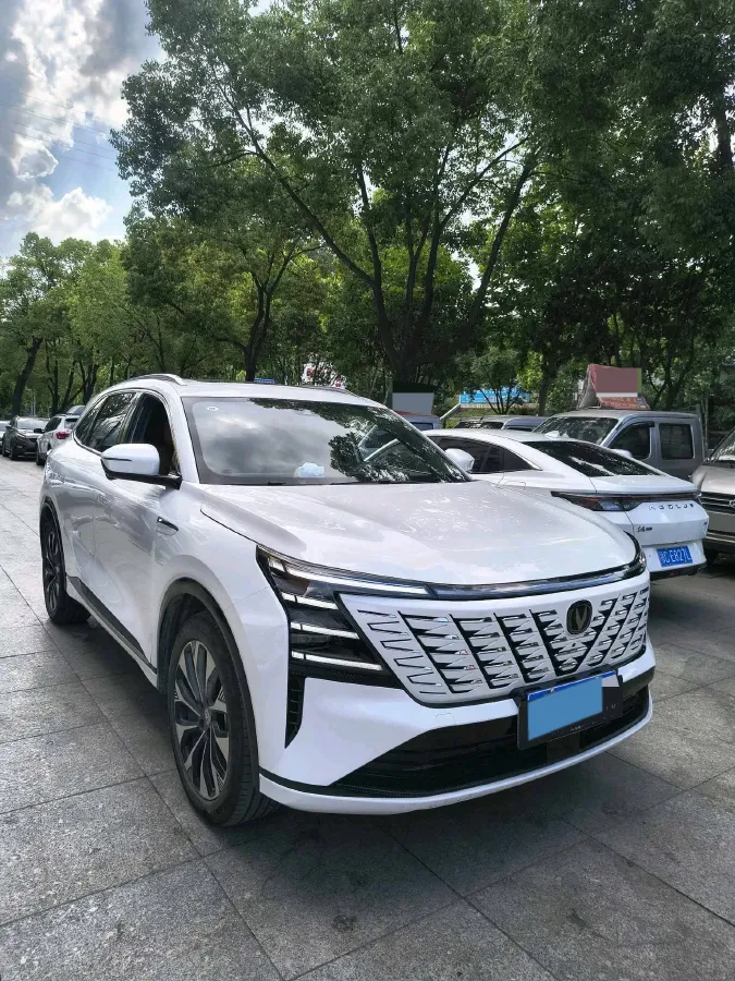 2025 ChangAn CS75 Plus 2.0T 233HP L4 8AT,autocango,china used car exporter,china ev exporter,chinese used car exporter,chinese used ev exporter