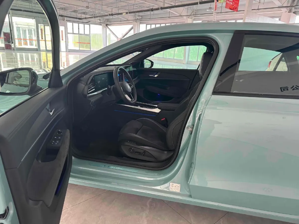 2026 Volkswagen Passat 2.0T 220HP L4 7DCT,autocango,china used car exporter,china ev exporter,chinese used car exporter,chinese used ev exporter