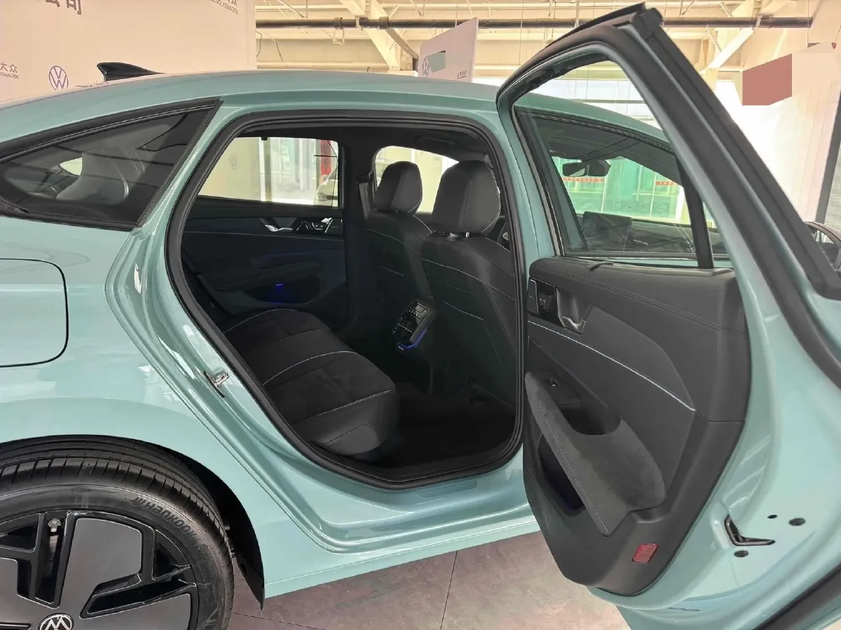 2026 Volkswagen Passat 2.0T 220HP L4 7DCT,autocango,china used car exporter,china ev exporter,chinese used car exporter,chinese used ev exporter
