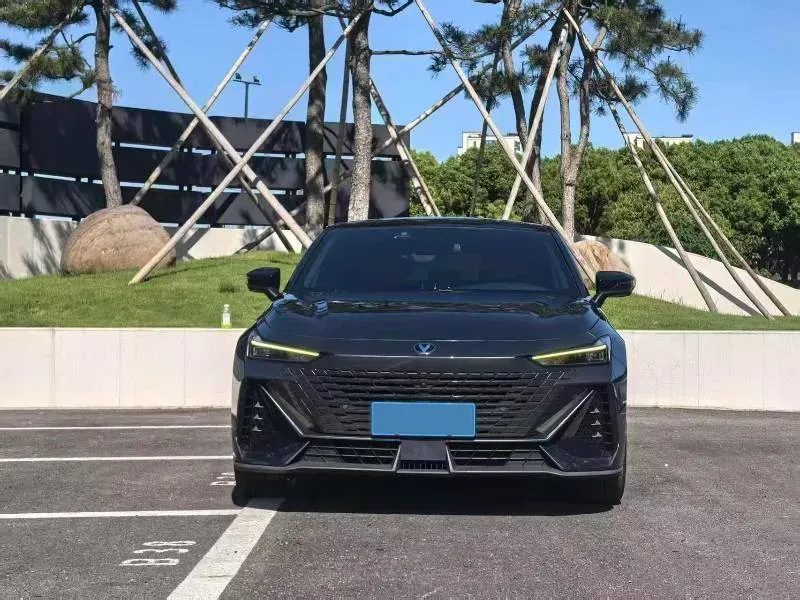 2023 ChangAn UNI-V 1.5T 188HP L4 7DCT,autocango,china used car exporter,china ev exporter,chinese used car exporter,chinese used ev exporter