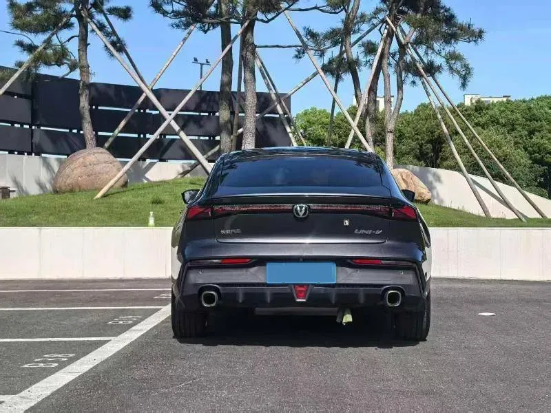 2023 ChangAn UNI-V 1.5T 188HP L4 7DCT,autocango,china used car exporter,china ev exporter,chinese used car exporter,chinese used ev exporter
