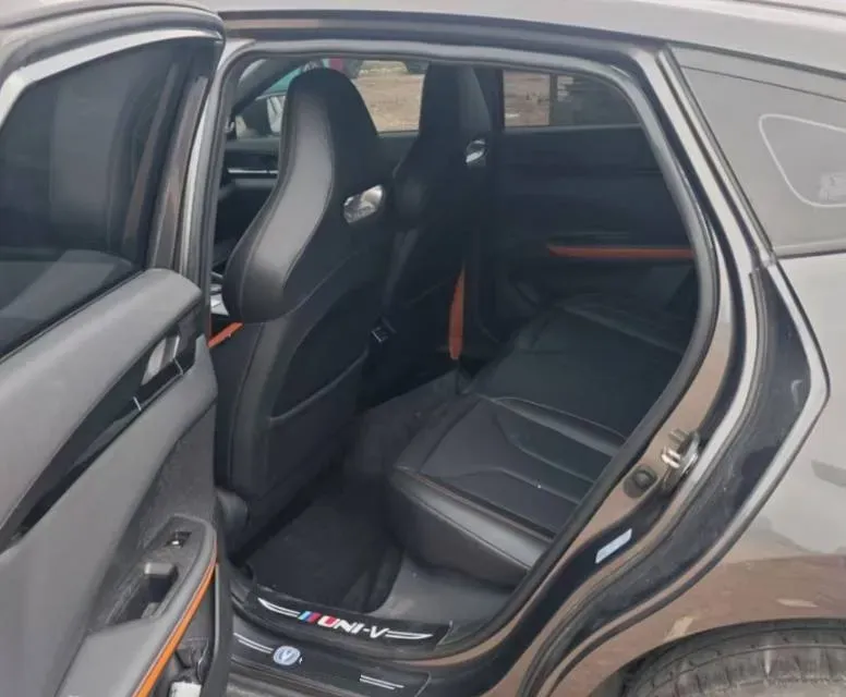 2023 ChangAn UNI-V 1.5T 188HP L4 7DCT,autocango,china used car exporter,china ev exporter,chinese used car exporter,chinese used ev exporter